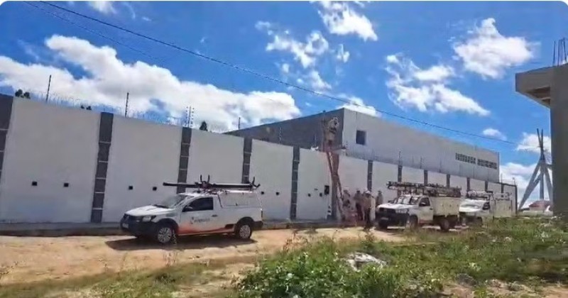 Cinco pessoas s�o presas suspeitas de furtar energia com liga��es irregulares, no Sert�o 