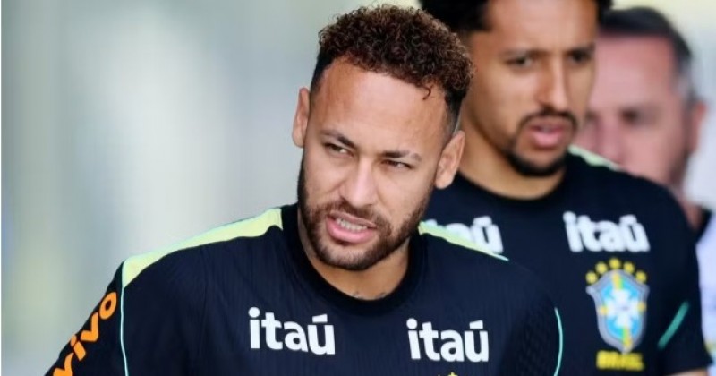Neymar n�o viaja com a Sele��o e est� fora do jogo contra o Haiti