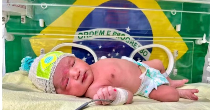 No clima de Copa do Mundo, beb�s s�o vestidos com as cores do Brasil em hospital da Para�ba
