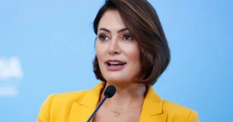 Michelle Bolsonaro publica dois v�deos para relatar ter sido humilhada por Fl�vio Bolsonaro