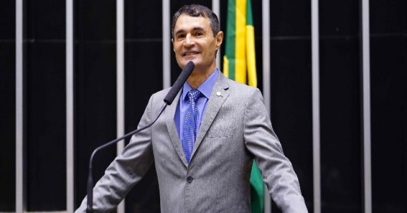 Ap�s acidente, Romero se licencia e Leonardo Gadelha assume na C�mara Federal