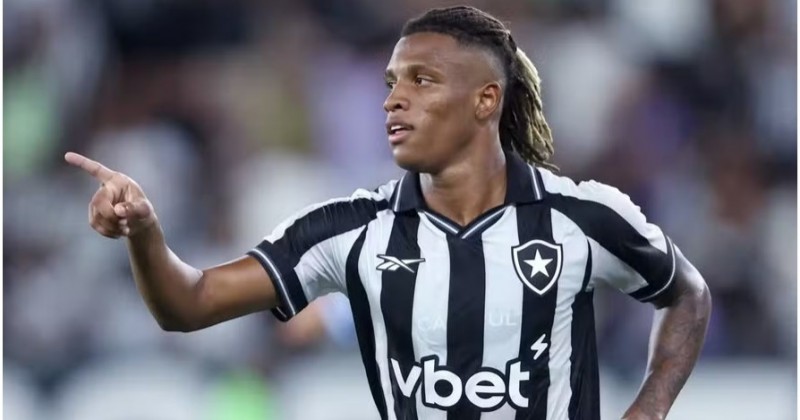 Botafogo v� Palmeiras distante e tenta fechar venda de Danilo para Zenit ou Newcastle