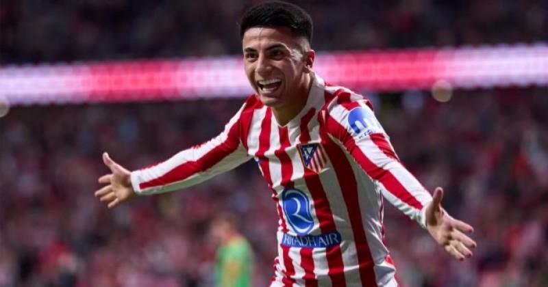Flamengo aguarda chegada de empres�rio de Almada ao Rio para finalizar transfer�ncia