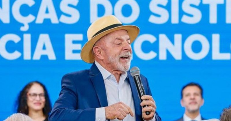 Lula reage � miss�o dos EUA e diz que quem tentar interferir nas elei��es brasileiras vai apanhar muito
