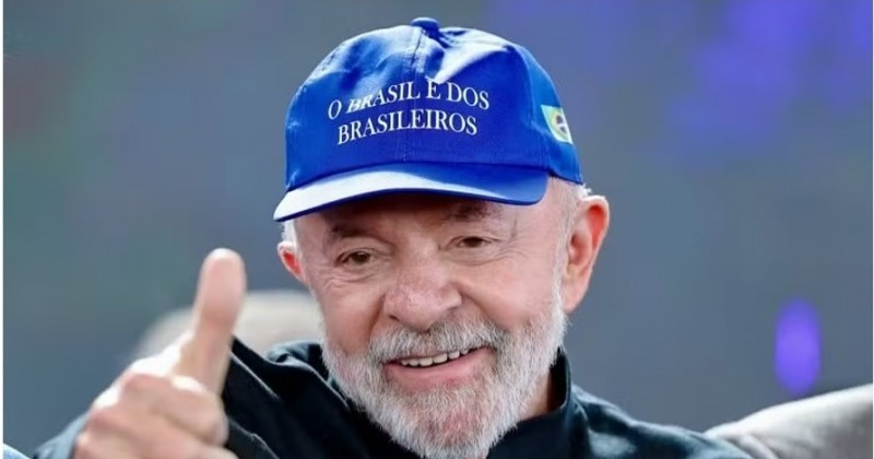 Lula dispara e vira sobre Fl�vio Bolsonaro em pesquisa Vox Brasil que apontava vit�ria do senador