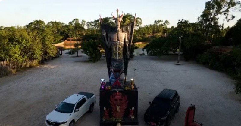 Est�tua de 11 metros em homenagem ao Diabo � constru�da no Cear�