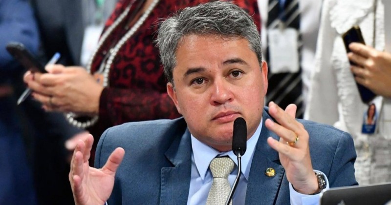 Efraim Filho teve emendas encontradas no celular de Vorcaro que beneficiaram o banqueiro, revela Estad�o