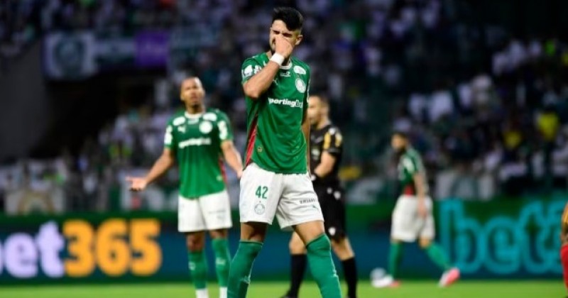 Frustrante, Palmeiras n�o se salva nem com Flaco-Roque e preocupa com trope�os
