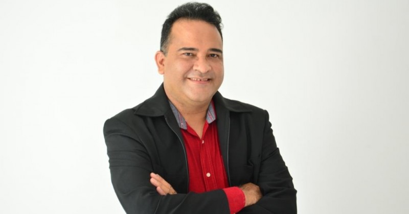 SEGUNDA, 10-08 - VOC� N�O PODE PERDER:  Quem ser� o vice de Lucas e o novo vereador azul de Patos