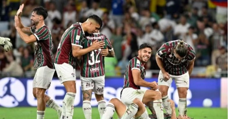 Fluminense vira jogo contra l�der Palmeiras e recupera confian�a em meio � turbul�ncia