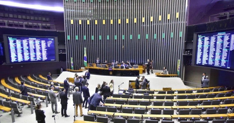 Quase 80% dos deputados federais buscam reelei��o em 2026