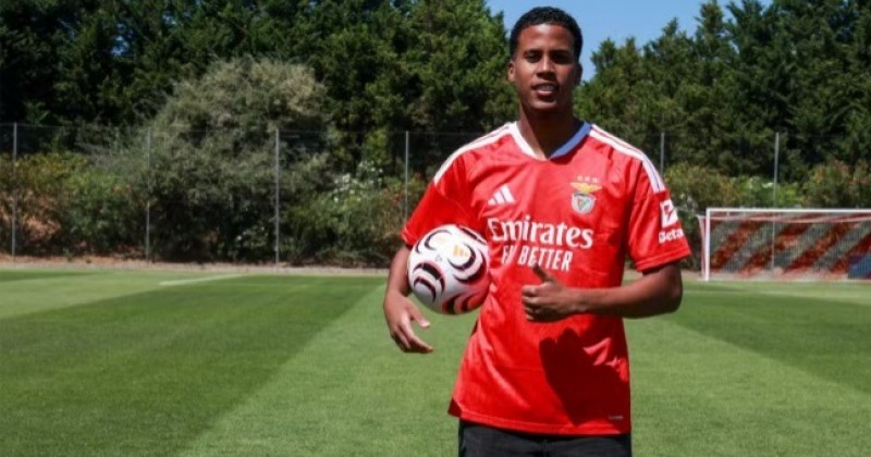 Benfica anuncia contrata��o de atacante Alan Santos de 19 anos do Flamengo