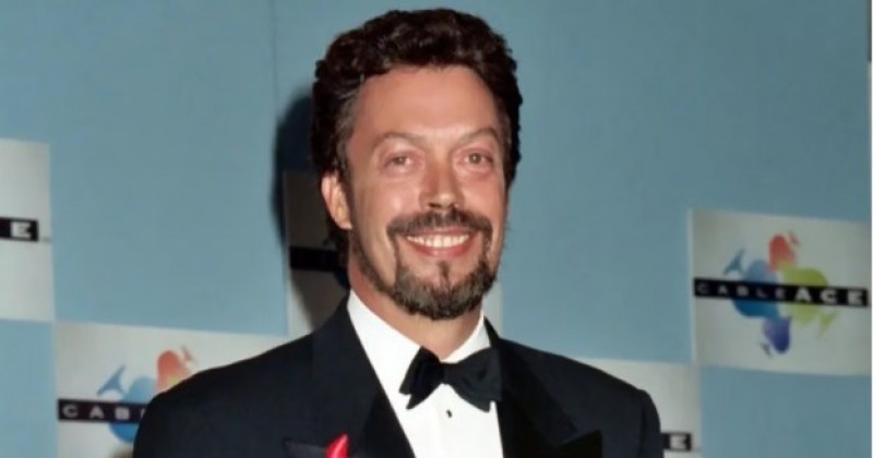 Morre o ator Tim Curry, de 'Esqueceram de Mim' e 'Rocky Horror'