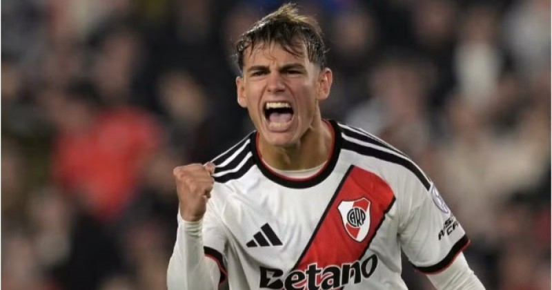 Flamengo avan�a por contrata��es de atacantes Anthony Valencia e Joaqu�n Freitas