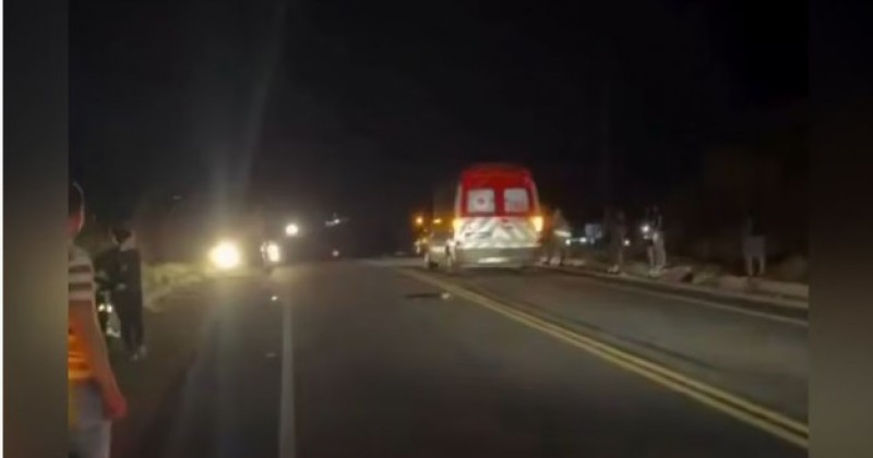 Homem e mulher morrem afogados ap�s carro cair em canal da Transposi��o, em Triunfo