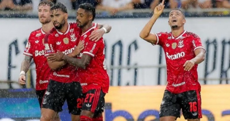 An�lise: Flamengo vira l�der do Brasileir�o com futebol vistoso at� debaixo de temporal