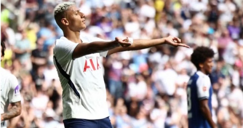 Tottenham avisa que n�o pode emprestar Richarlison ao Vasco mesmo jogador aceitando