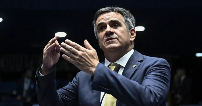 Pol�cia Federal acha lista com nomes de deputados em churrasqueira de Ciro Nogueira