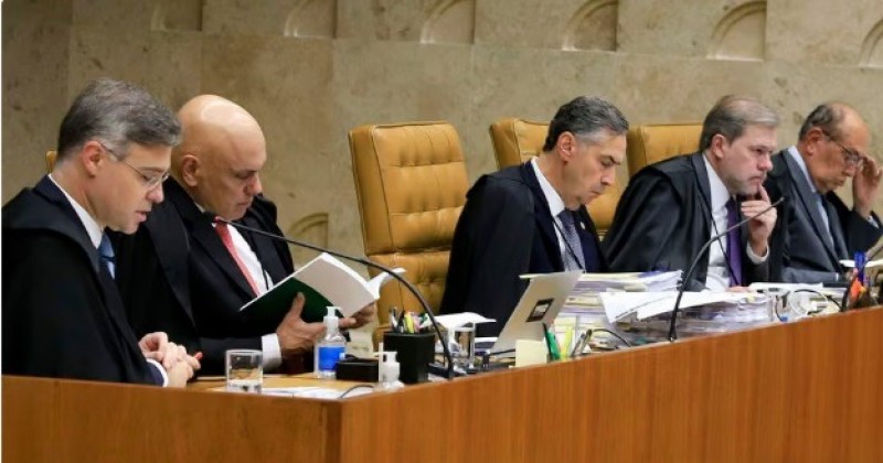 Alexandre de Moraes e Mendon�a batem boca em sess�o do STF: 'Quem tem medo da PF?'