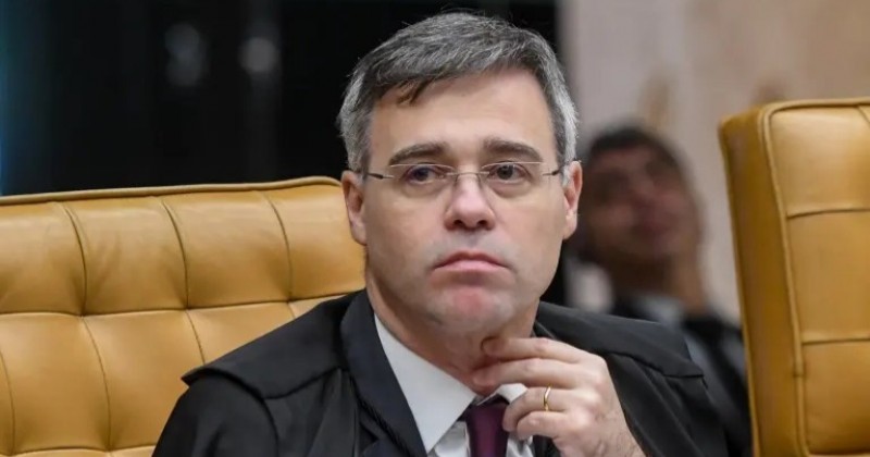 Andr� Mendon�a rejeita a��o do PL de Fl�vio Bolsonaro contra reajuste do Bolsa Fam�lia