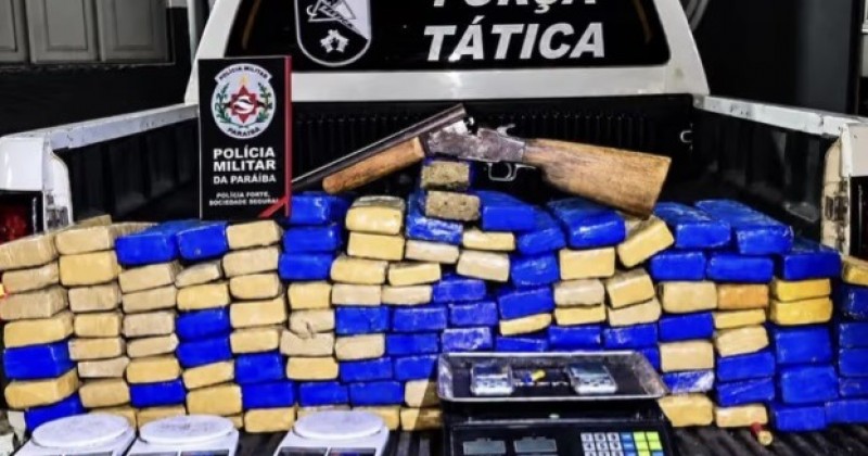 Pol�cia apreende 145 tabletes de maconha e arma durante opera��o em Campina Grande
