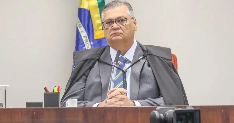 Dino derruba decis�o de Mendon�a e libera postagem com Nossa Senhora