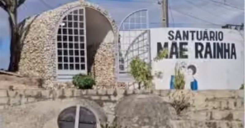 Homem diz cumprir �miss�o espiritual�, danifica imagem de Santa cat�lica e � preso em Teixeira