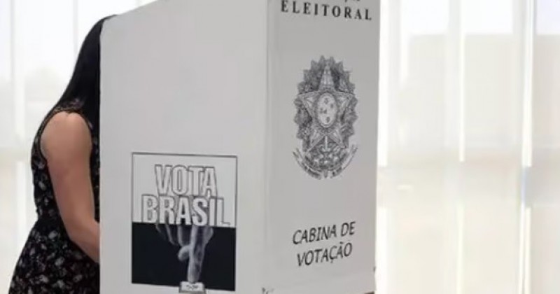 Mais um caso: eleitora � flagrada filmando o pr�prio voto e conduzida � PF em Patos