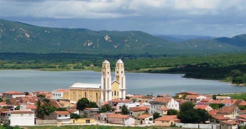 TCE intima ex-prefeito de Santa Luzia para explicar supostas irregularidades em contrata��o de empresa