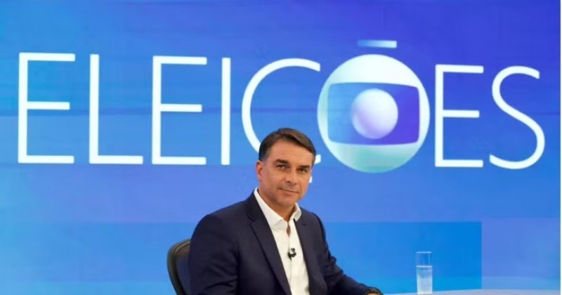 Fl�vio Bolsonaro se re�ne em almo�o reservado com a c�pula da TV Globo antes de sabatina no Jornal Nacional