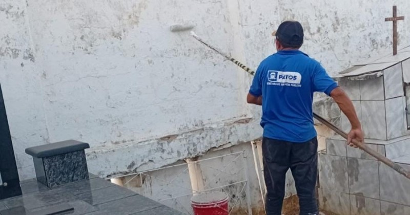 Prefeitura de Patos inicia pintura interna do Cemit�rio Santo Ant�nio 