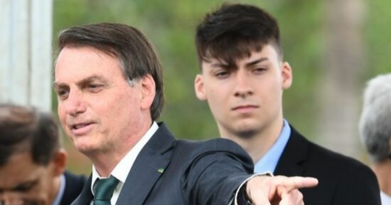 Jair Renan, filho mais novo de Bolsonaro, vira r�u por acusa��o de lavagem de dinheiro