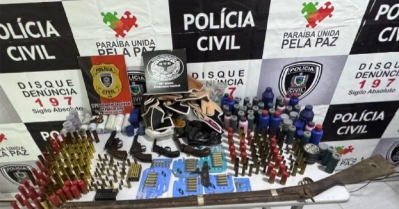 Idoso � preso com armas, muni��es e explosivos em Tavares, no Sert�o da Para�ba