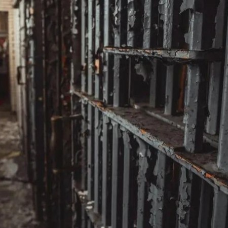 Pelo menos 20 crist�os s�o presos por seguirem Jesus no I�men