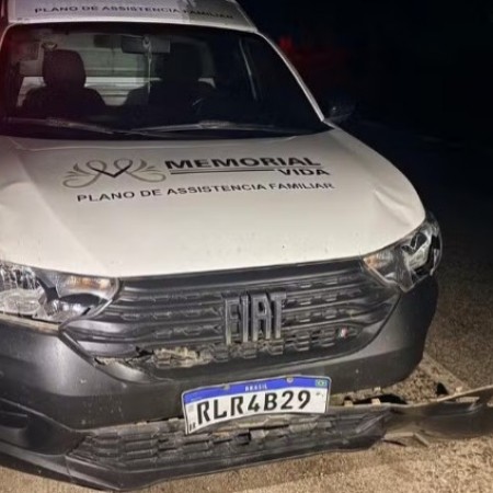 Homem morre ap�s ter motocicleta atingida por carros de funer�ria, no Sert�o