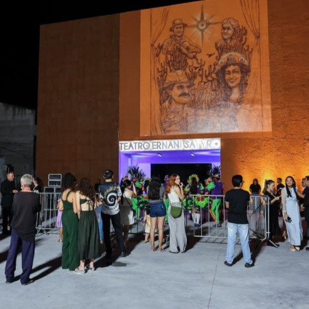 Setor cultural de Patos renova expectativas de gera��es com inaugura��o do Teatro Municipal