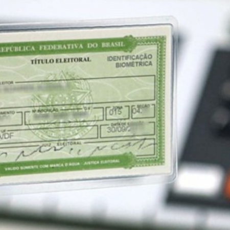 � poss�vel tirar o t�tulo antes dos 16 anos e participar das elei��es; saiba como