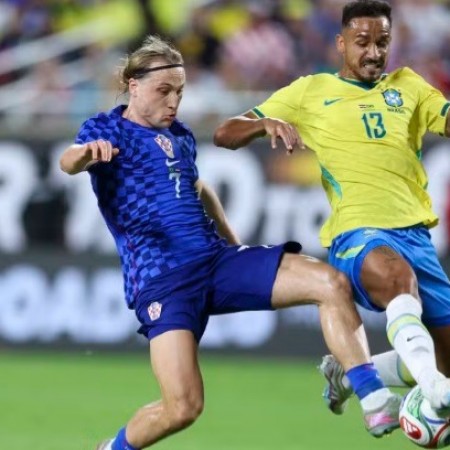 Convocados do Fla se reapresentam em Atibaia; Plata se destaca em jogo