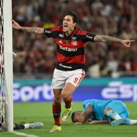 Centroavante Pedro se iguala a Gabigol e vira o artilheiro do Flamengo no s�culo