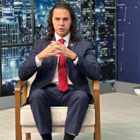 Veneziano diz que nem todos prefeitos do MDB apoiar�o C�cero e critica Efraim 