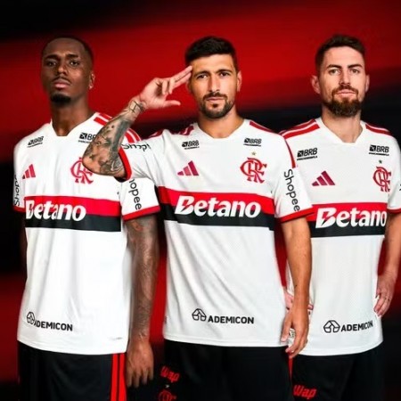 Flamengo lan�a nova camisa branca para a temporada 2026; venda � aberta