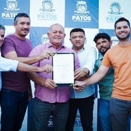 Prefeitura de Patos autoriza pavimenta��o de 18 ruas em quatro bairros da cidade