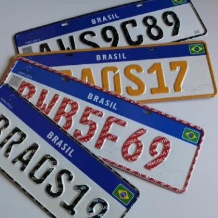 Entenda o projeto que pode mudar placas de ve�culos no Brasil