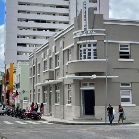 Prefeitura de Patos paga sal�rios de abril e injeta cerca de R$ 25 milh�es na economia local