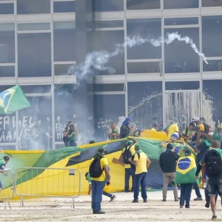 Organiza��es sociais criticam derrubada de veto ao Projeto da Dosimetria
