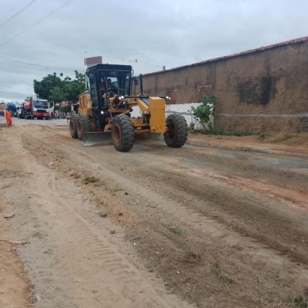 Prefeitura de Patos inicia obras de pavimenta��o asf�ltica em diversos bairros da cidade