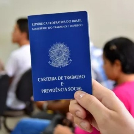 Desemprego mais longo cai 21,7% e � o menor j� registrado pelo IBGE