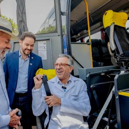 Lula anuncia R$ 2,2 bilh�es para tratamentos contra o c�ncer pelo SUS