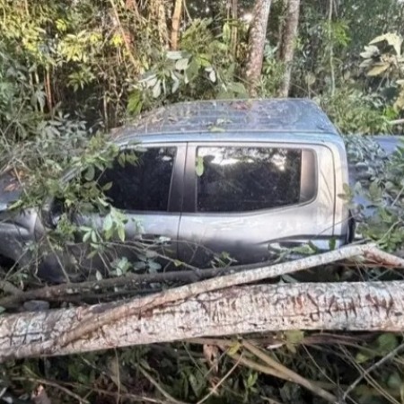 Jornalista Clilson J�nior e esposa sofrem acidente de carro na BR-230