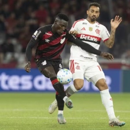 An�lise: Flamengo sobrevive a frango e meio remendado e mant�m luta pela lideran�a